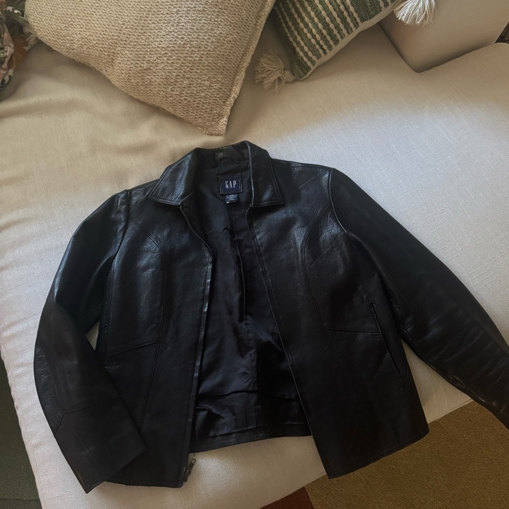 GAP cropped leather jacket